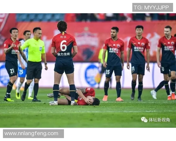 北京羽毛球队在世界杯预选赛中的团队协作表现分析与点评 北京羽毛球队在世界杯预选赛中的团队协作表现分析与点评